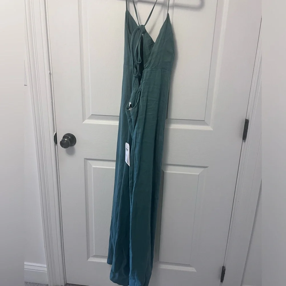 Women's Premium Linen Cutout Midi Dress - Picture 9 of 12